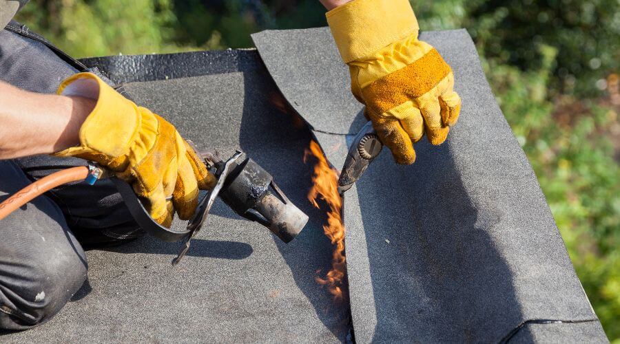 Expert Emergency Roof Repairs services in Lebanon, IL